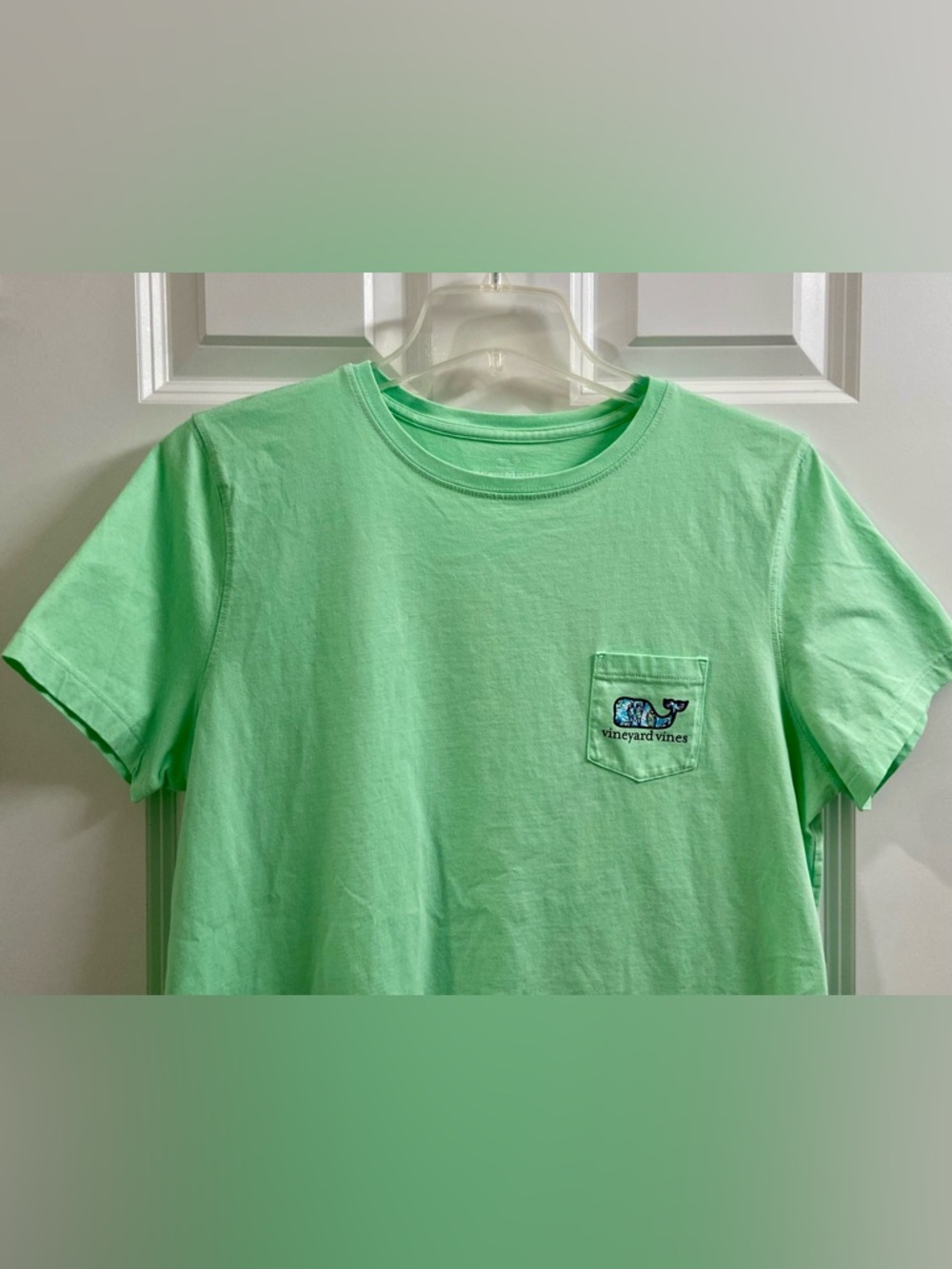 Womens Vineyard Vines Shirt L Green Whale Parrots Tropical Palm Trees Buffet Tee - Picture 2 of 9